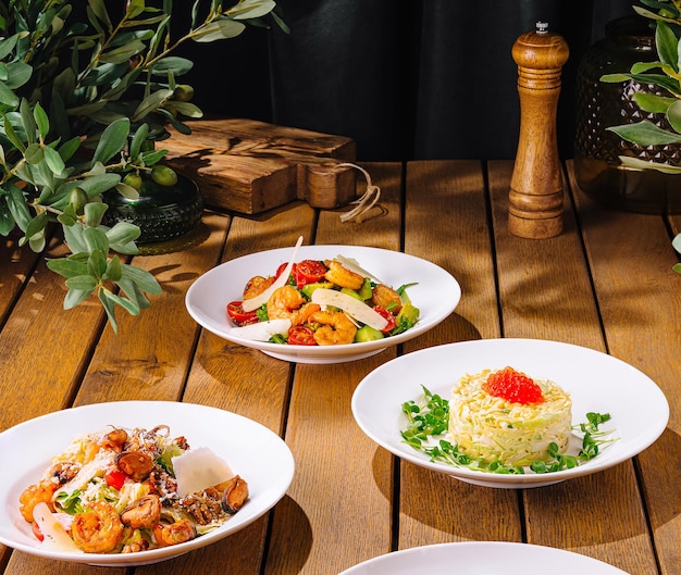 Trio jedál na stole